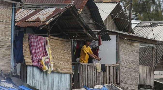 Number of Poor People Declined in September as Poverty Line Rose Only Slightly