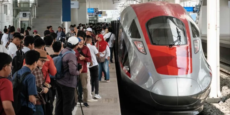 Who Will Shoulder the Debts Behind Indonesia’s China-Backed Whoosh Railway?